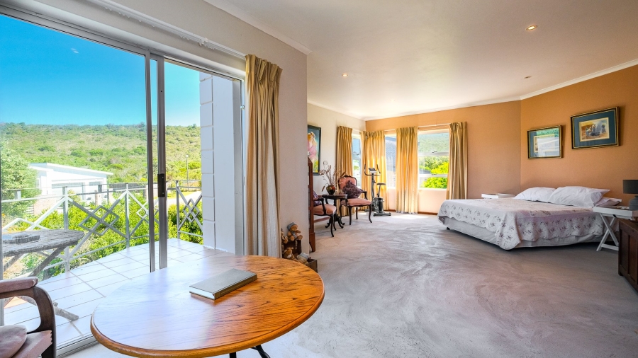 5 Bedroom Property for Sale in Cola Beach Western Cape